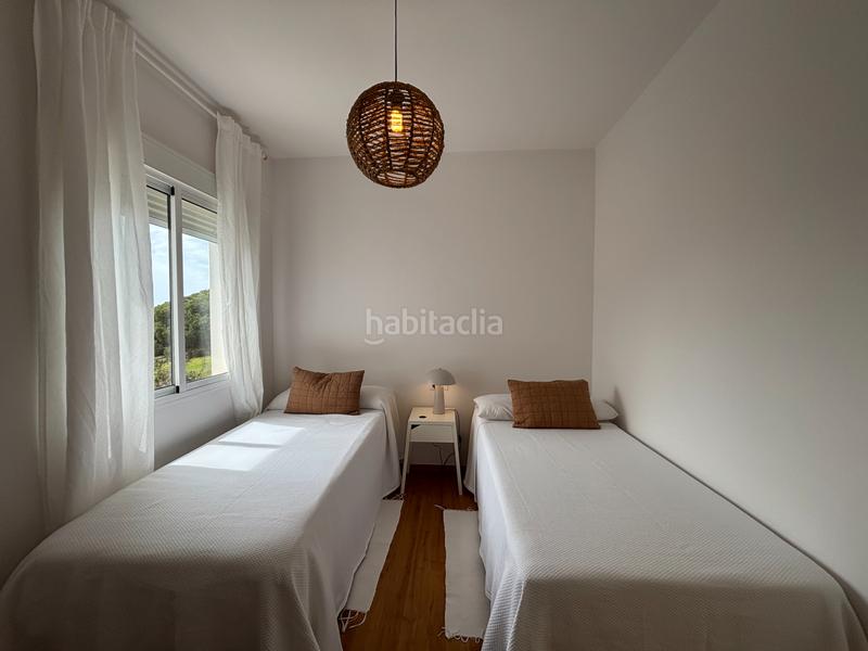 Foto 57620f47-1054-4c41-bd8b-ab642fa27e71. Lloguer casa aparellada a paseo de la chirina 16a a Islantilla