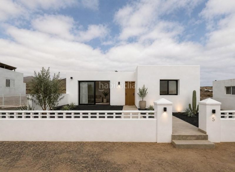 Foto 3d12a740-88ba-4cad-a280-87d73076e38d. Casa a Caleta de Famara Teguise