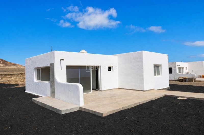 Foto cddd64fb-b95a-4585-baf5-e4af59a40042. Casa a Caleta de Famara Teguise