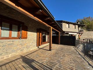 Affitto Casa a schiera in Riu de Cerdanya. Acogedora casa con terraza y vistas al cadímoixeró en riu de cer