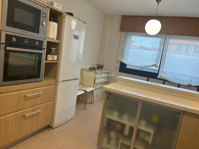 Foto 1892d560-3ddf-4ed1-8b5a-ebfd4414c996. Casa bifamiliare con riscaldamento parcheggio piscina in Ferrol