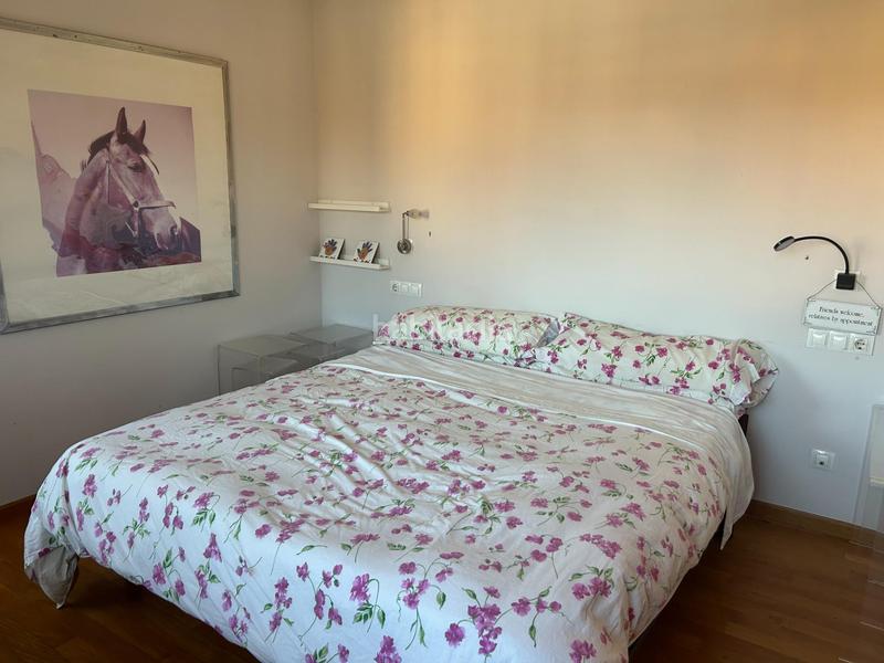 Foto 4fd71ebd-f5a7-4a8e-a8c2-2614c4d844e8. Casa bifamiliare con riscaldamento parcheggio piscina in Ferrol