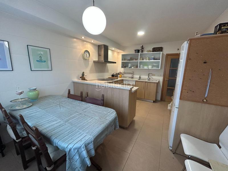 Foto 680f21c8-ef0c-46c4-a6c3-af3933ebcf7a. Casa bifamiliare con riscaldamento parcheggio piscina in Ferrol