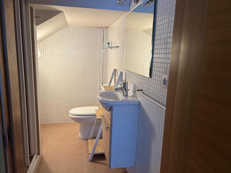 Foto aa14abec-b9c9-43f2-b950-8d93a333f26c. Casa bifamiliare con riscaldamento parcheggio piscina in Ferrol