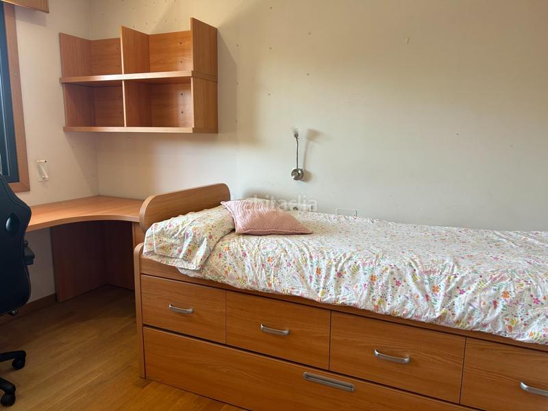 Foto c94b2003-8fb3-437a-bf59-160426c014a9. Casa bifamiliare con riscaldamento parcheggio piscina in Ferrol