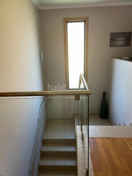 Foto d4cd1236-60dd-40dd-a41f-0cde5a3eb3b8. Casa bifamiliare con riscaldamento parcheggio piscina in Ferrol