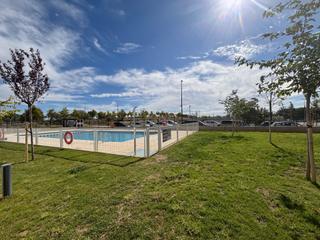 Pis a La Jota. Ático de lujo con piscina comunitaria, garaje y trastero incluid