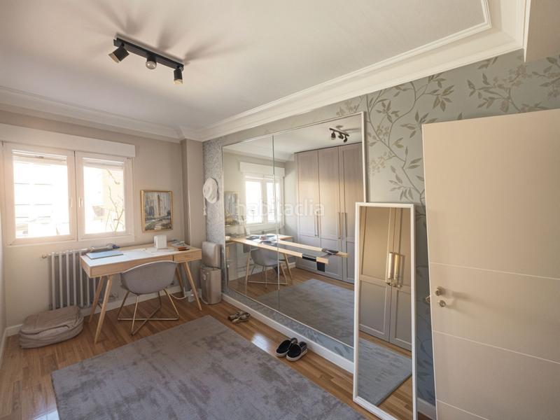 Foto 0e91427d-82db-47bc-adfe-eb7abcc360b0. Flat with heating in Ruiseñores Zaragoza