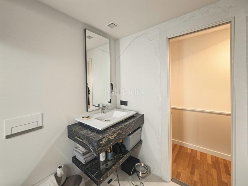 Foto c355d83a-1496-440d-b2a7-cc514932bbe7. Flat with heating in Ruiseñores Zaragoza