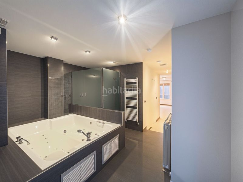 Foto 1165db0b-b32c-4224-9738-620b28a72deb. Pis amb calefacció a Universidad San Francisco Zaragoza