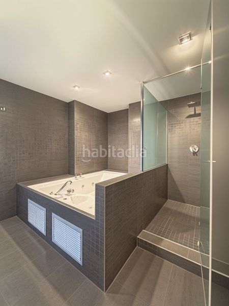 Foto 244382e6-a477-4d5b-a558-b32d9a0a3766. Pis amb calefacció a Universidad San Francisco Zaragoza