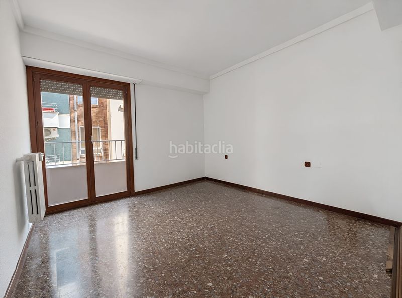 Foto c9b820c6-d1cd-4c69-bc5c-3387b62e2b9e. Pis amb calefacció a Paseo Sagasta Zaragoza
