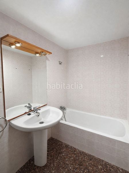 Foto eacd9854-bbb4-405a-a239-b23c0640f55f. Pis amb calefacció a Paseo Sagasta Zaragoza