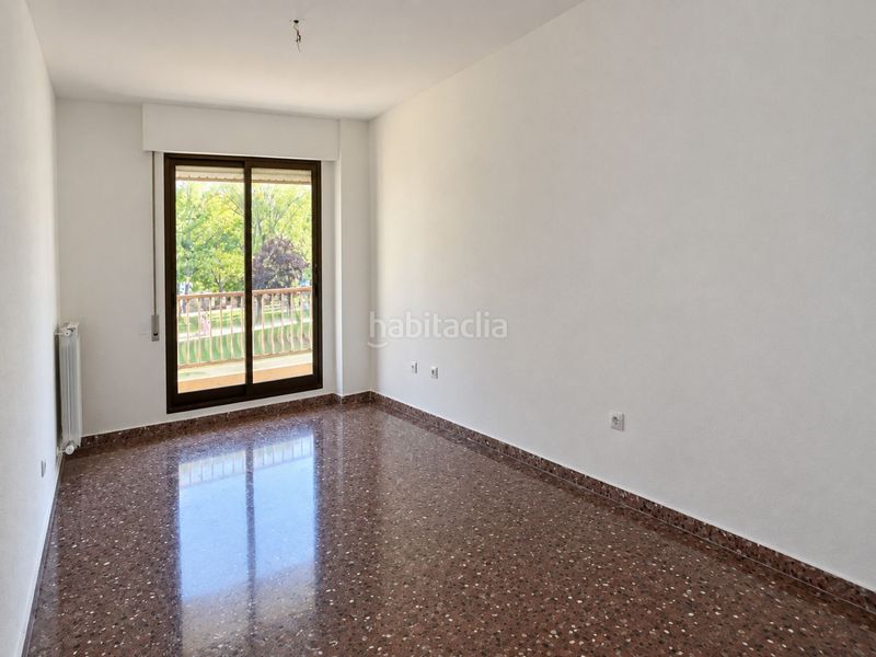 Foto 3b780158-42d6-4db2-af70-a8bcedfba846. Piso vivienda familiar con piscina y amplias zonas comunes en actur! en Zaragoza