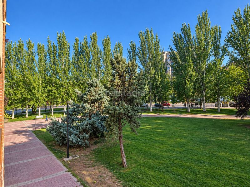 Foto 54690178-99f7-42b7-8b75-5844506a33a2. Piso vivienda familiar con piscina y amplias zonas comunes en actur! en Zaragoza