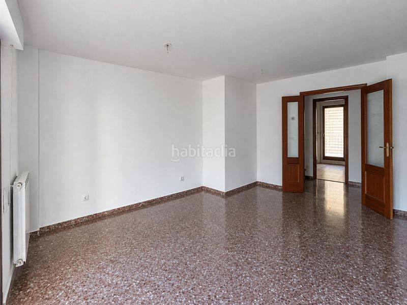 Foto a0d2b745-2acb-4dd1-b57a-9cc413806ed3. Piso vivienda familiar con piscina y amplias zonas comunes en actur! en Zaragoza
