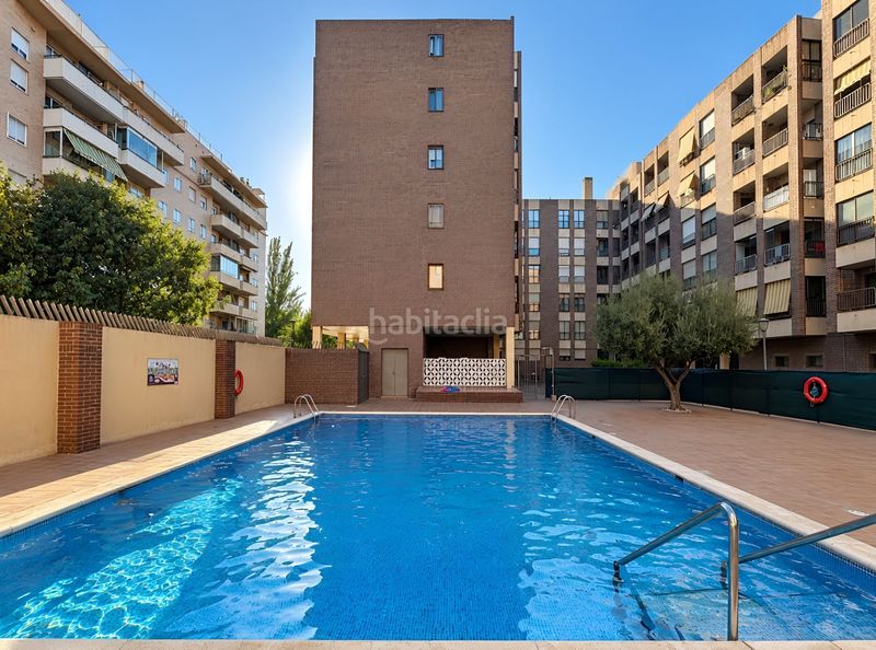 Foto a2ae243c-4f36-4eb1-bce6-7db4fdd515ac. Piso vivienda familiar con piscina y amplias zonas comunes en actur! en Zaragoza
