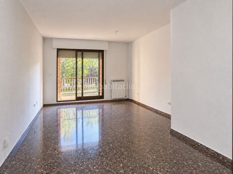 Foto e2be81e1-82da-4dca-b7da-f35075c72cbb. Piso vivienda familiar con piscina y amplias zonas comunes en actur! en Zaragoza