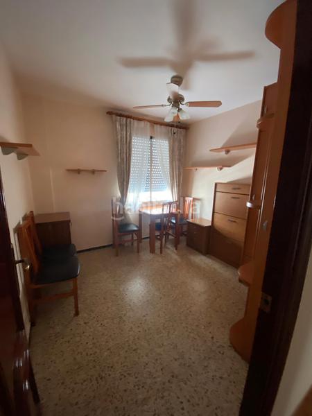 Foto 45c4df18-3eb0-4c40-a4c2-e0cdff9ff49d. Piso para entrar a vivir en astilleros - la paz - loreto - el corte inglés Cádiz