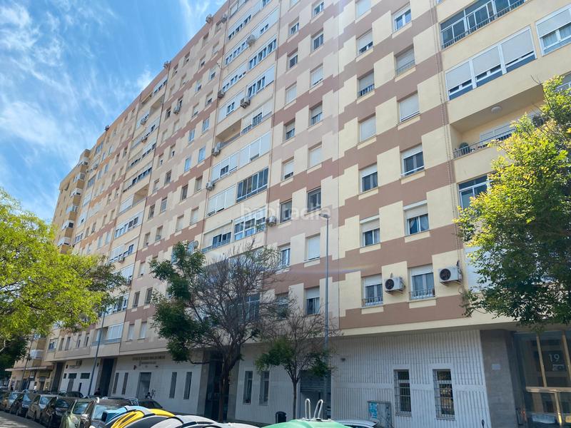 Foto 76bb7166-a945-4832-988c-367a365ae48a. Piso para entrar a vivir en astilleros - la paz - loreto - el corte inglés Cádiz