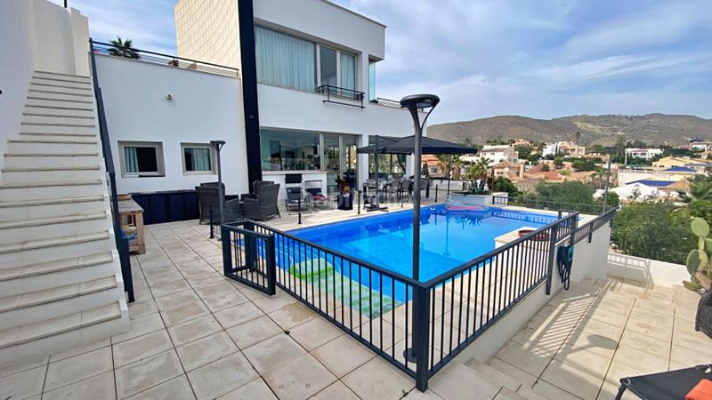 Foto 1f7fa101-cdd3-44c0-8cb0-652b38290e7d. Xalet amb aparcament piscina a Pueblo Acantilado-Lanuza Campello (el)