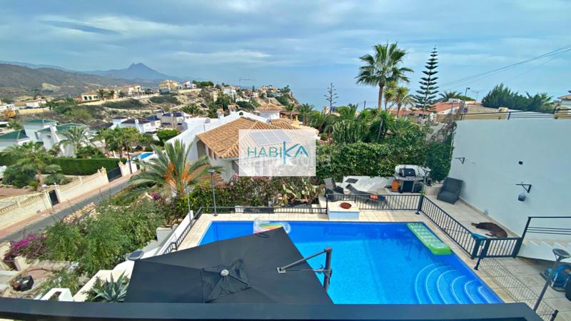 Foto beb92f0b-b78f-4c20-8237-27f4adb6aab9. Xalet amb aparcament piscina a Pueblo Acantilado-Lanuza Campello (el)