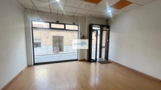 Affitto Locale commerciale in Totana. Haz tu negocio visible en zona centrica de totana