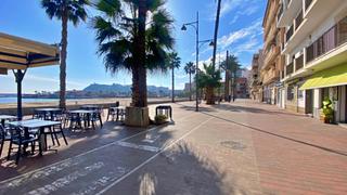 Rez-de-chaussée  Calle de las macetas. Vivienda en planta baja a solo 100 metros del mar