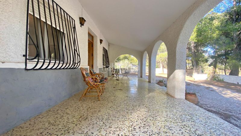 Foto b9957fa6-1f15-4956-87d5-35de86a5dd0d. Masia amb aparcament a Totana