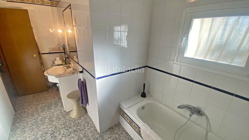 Foto ea0ace5b-a0da-4c10-a13b-1617bb7cdd83. Masia amb aparcament a Totana