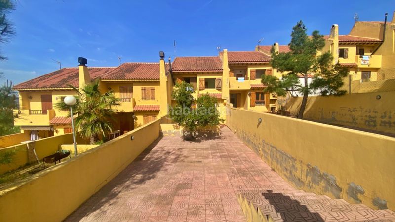 Foto 0f6ef9df-5e3e-4b83-a3f5-c7b2ab2c64bf. Casa adossada amb aparcament a Totana