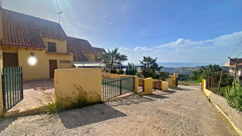 Foto 9e39c146-acd5-404f-bc5b-8bac4d48d378. Casa adossada amb aparcament a Totana