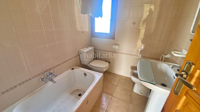 Foto b30b29fc-d102-429d-89c7-4db4c8ece77c. Casa adossada amb aparcament a Totana