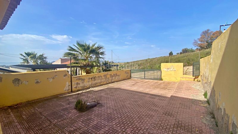 Foto e145f74b-bccc-457a-aefb-46d8045fe5e4. Casa adossada amb aparcament a Totana