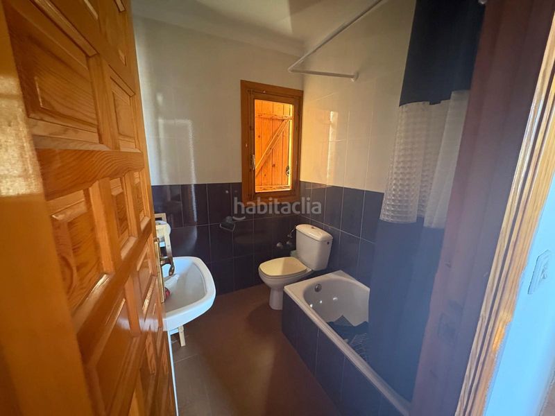 Foto b9070267-bfbb-4104-b598-d171e464cebd. Casa adossada amb aparcament a Totana