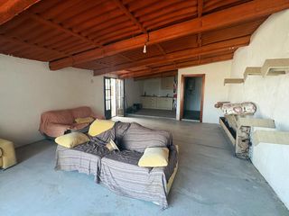 Geschäftsraum in Totana. Parcela con almacén y vivienda