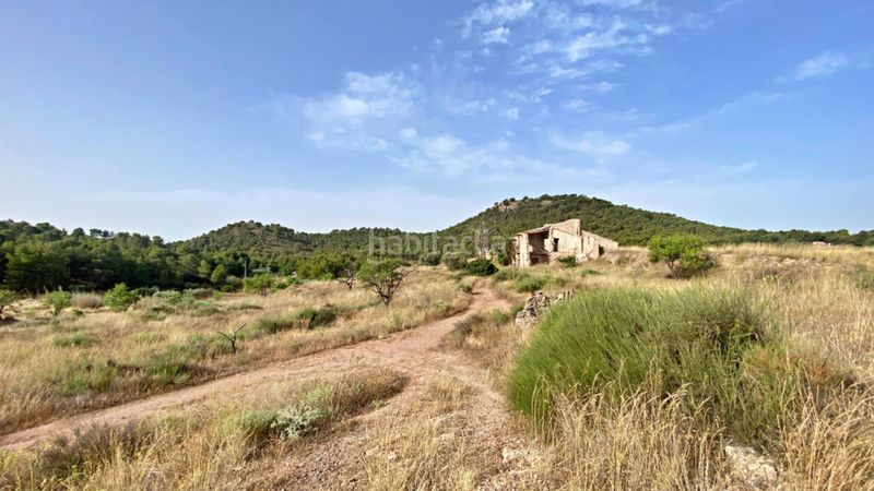 Foto 2dc8be2e-2af6-48e1-86f4-be43a9d8ce4a. Masia a Totana