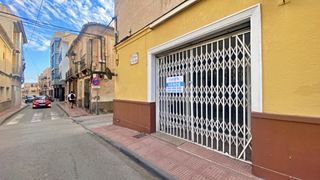 Local Comercial en Totana. Local centrico en esquina