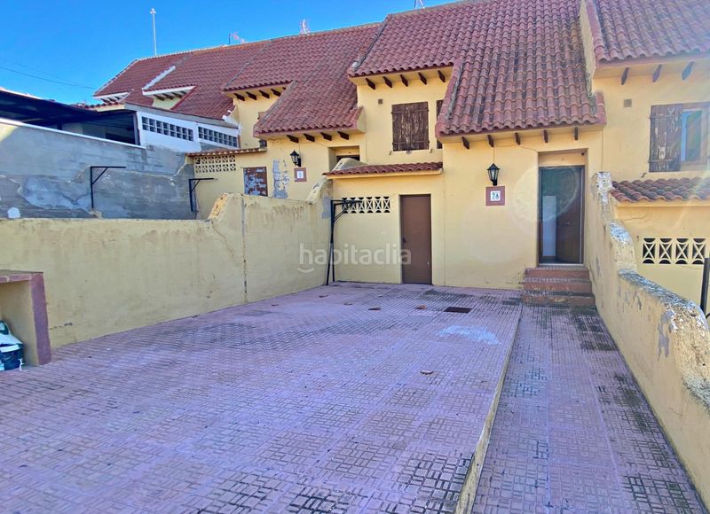 Foto a70d140f-e9e7-485c-8274-7009346f492d. Casa adossada amb aparcament a Aledo