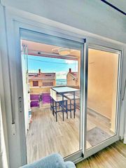 Flat in Playa de las Gaviotas - El Pedrucho. Piso totalmente reformado a solo 20 metros del mar