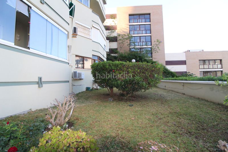 Foto 16c02919-9613-443e-ae8f-e9ef70529a57. Apartament amb aparcament a El Bajondillo Torremolinos