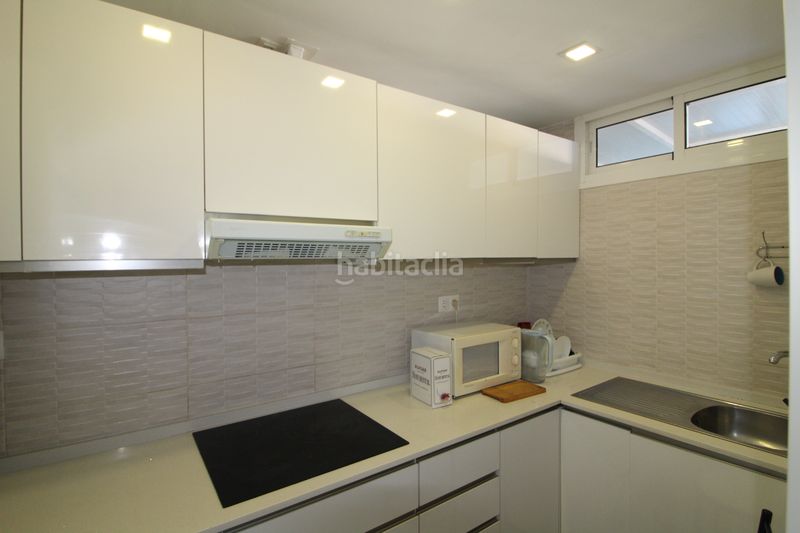 Foto 290d9404-2ff3-4764-a5e1-e2f2eb79b531. Apartament amb aparcament a El Bajondillo Torremolinos