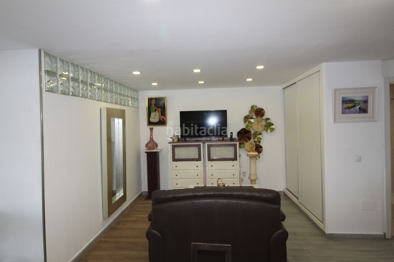 Foto 517a6006-1d03-4302-a375-9183c577d57c. Apartament amb aparcament a El Bajondillo Torremolinos