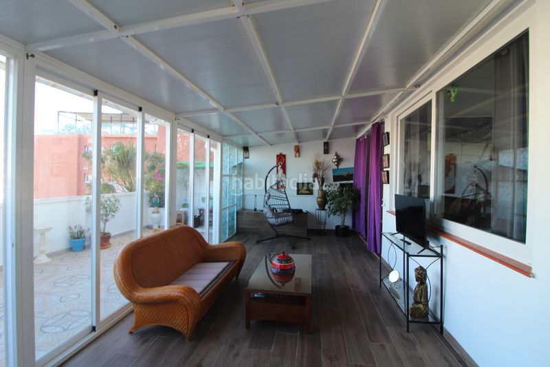 Foto e40ffe22-bd56-428e-bf8c-6a2a19eba392. Apartament amb aparcament a El Bajondillo Torremolinos