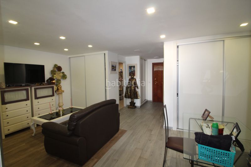 Foto f43cf49b-2bef-4f1d-a3a5-332d58443f9e. Apartament amb aparcament a El Bajondillo Torremolinos
