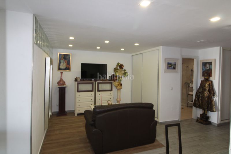 Foto fa6b87ba-6b62-4aca-a57a-6542a4d7e620. Apartament amb aparcament a El Bajondillo Torremolinos