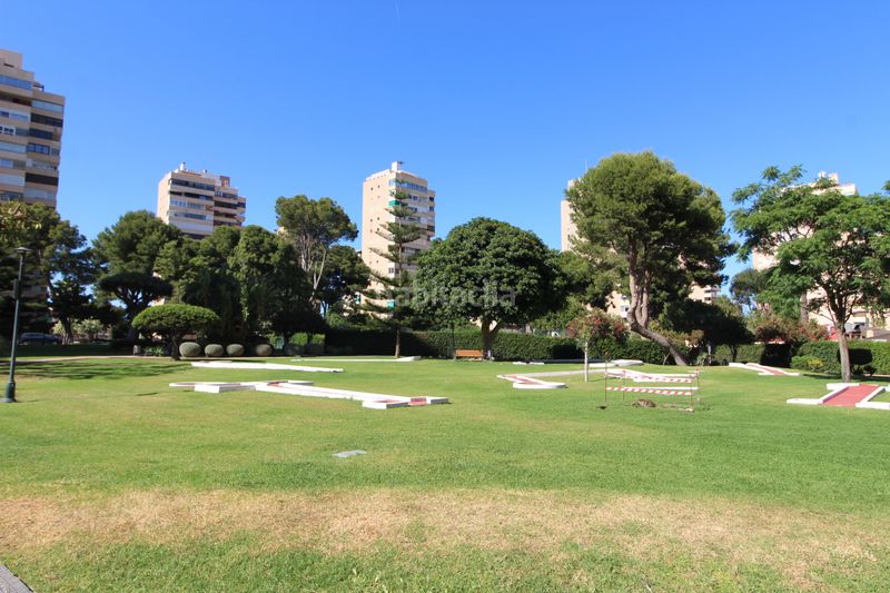 Foto 8d9abae5-9a2f-4337-a8ce-ff447781360c. Pis a avenida de playamar 7 a Playamar - Benyamina Torremolinos