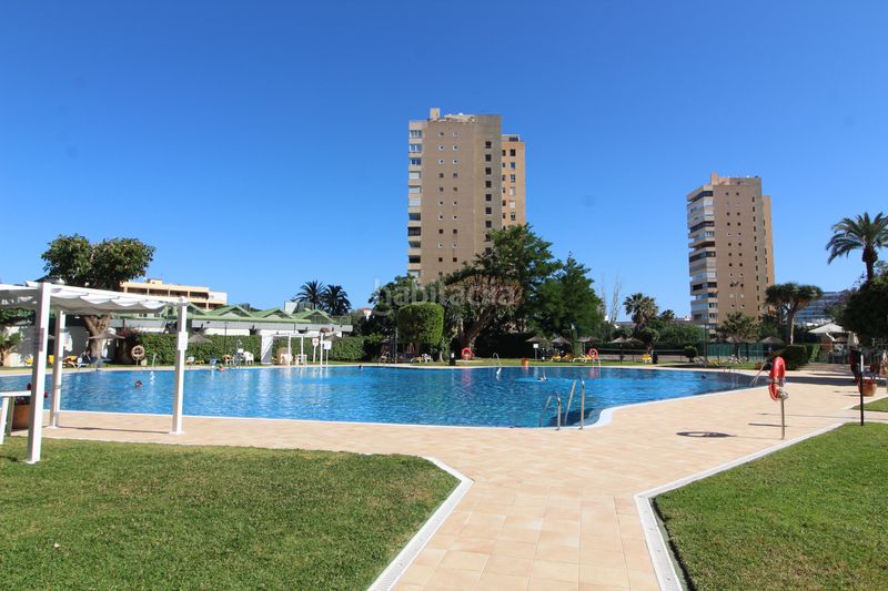 Foto d8827666-b81b-4e97-b619-c3fd4fd4863e. Pis a avenida de playamar 7 a Playamar - Benyamina Torremolinos