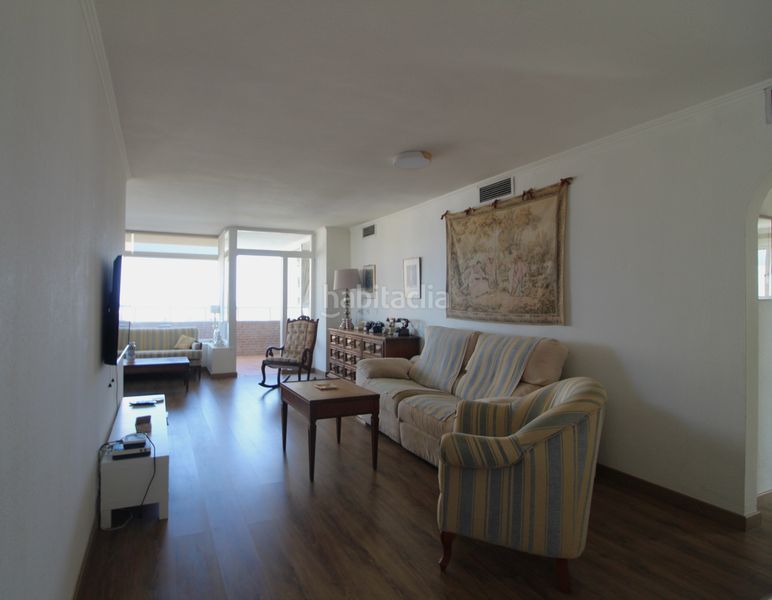 Foto e05af426-4d46-4bfa-8bc7-25893efc000b. Pis a avenida de playamar 7 a Playamar - Benyamina Torremolinos
