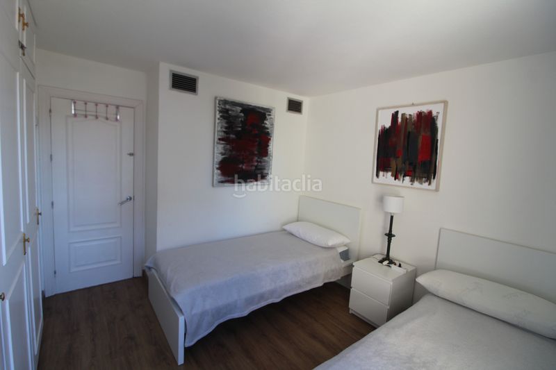 Foto e245cb89-6326-4778-8d02-4272ba9a5ca2. Pis a avenida de playamar 7 a Playamar - Benyamina Torremolinos